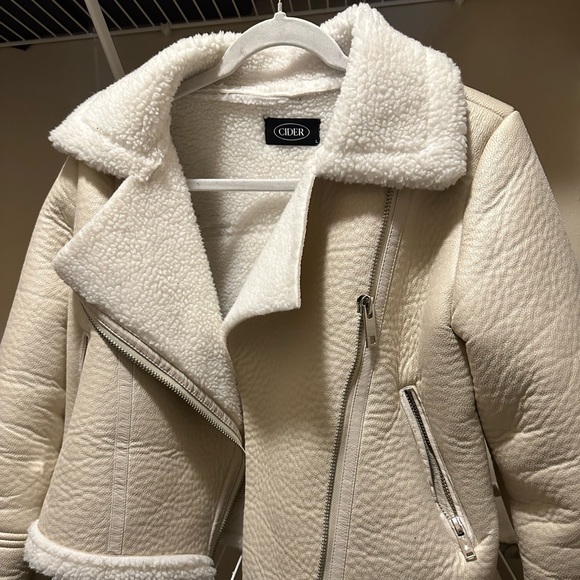 CIDER Faux Shearling Solid Contrasting Collar Jacket - Picture 3 of 10